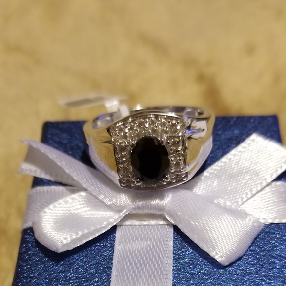 Ring - Picture 1 of 3